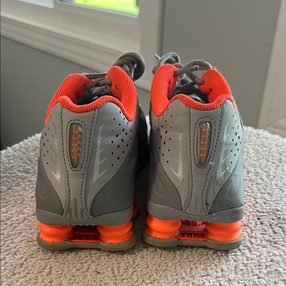 Nike Shox R4 - Picture 3 of 4